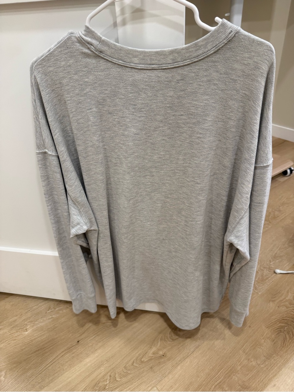 Abercrombie & Fitch Light Heather Gray Crewneck Top